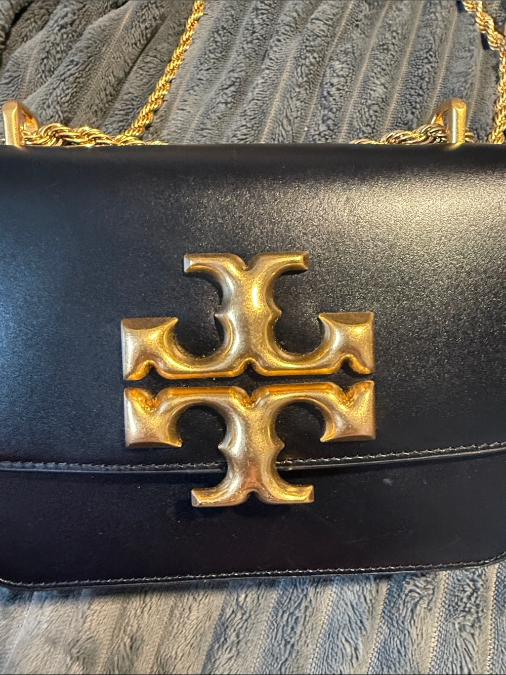 $750 Tory Burch Eleanor Small Convertible Black/Gold Leather Shoulder bag - Picture 4 of 9